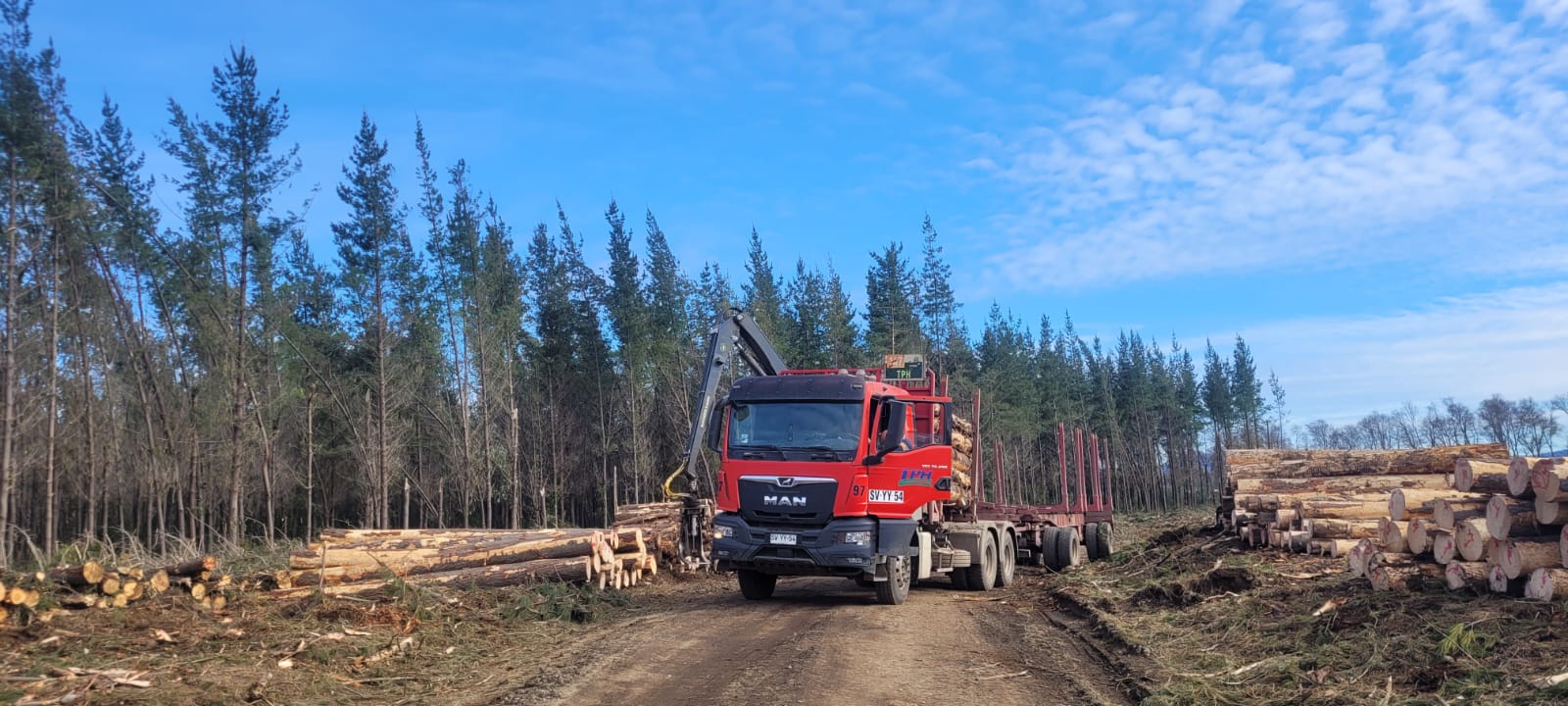 Transporte forestal de Parra e Hijos en faena 5